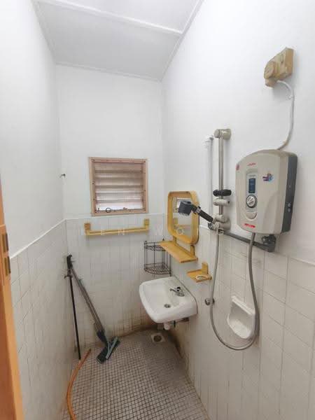 Pangsapuri untuk Disewa di Taman Pandan Jaya - Ken Wong - Bathroom - PropertyGuru.com.my