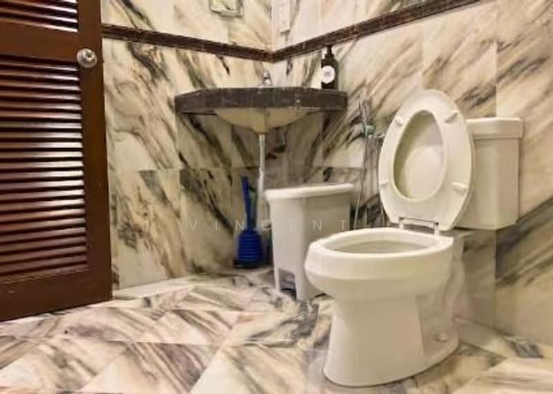 Bungalow House untuk Disewa di Country Heights (Kajang) - Vincent Lee - Bathroom - PropertyGuru.com.my