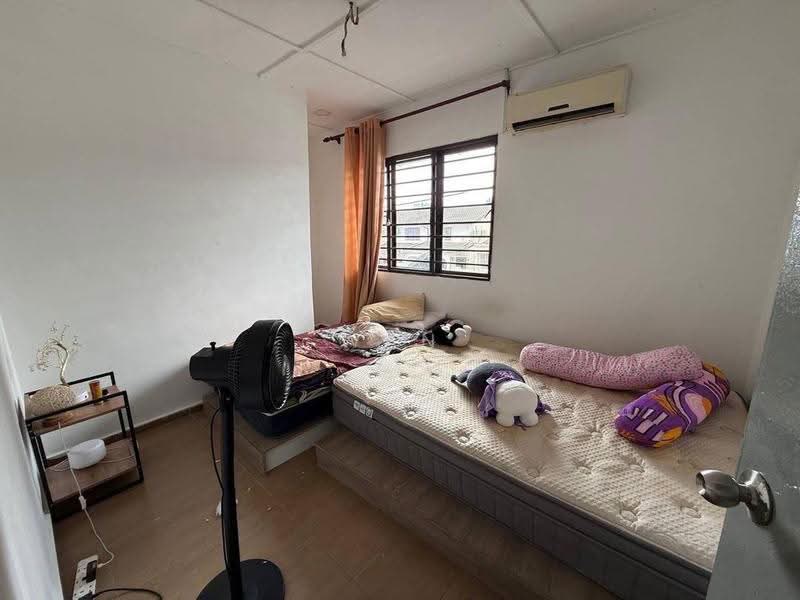 2-storey Terraced House for Sale in Sri Petaling (Kuala Lumpur) - Wan Azlan Ahmad - Bedroom - PropertyGuru.com.my