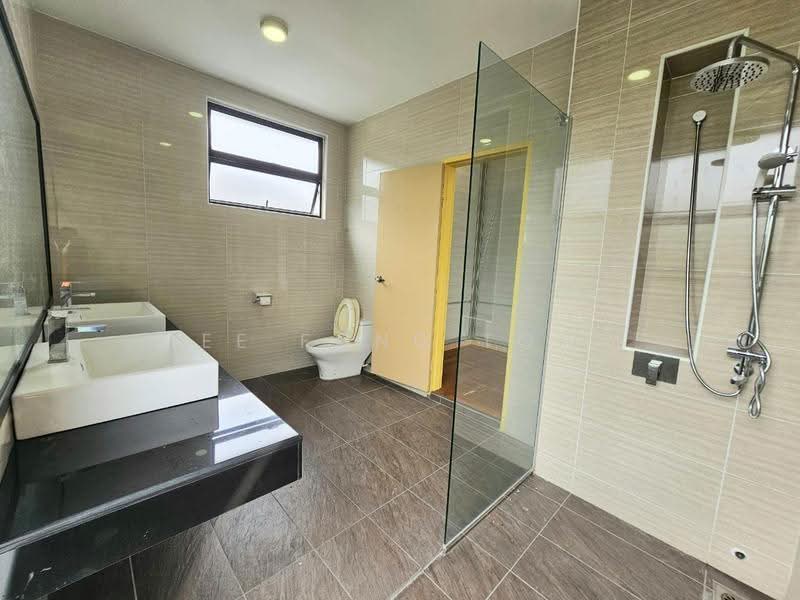 Semi-Detached House for Sale in Skudai (Johor) - Ee Fong Toh - Bathroom - PropertyGuru.com.my