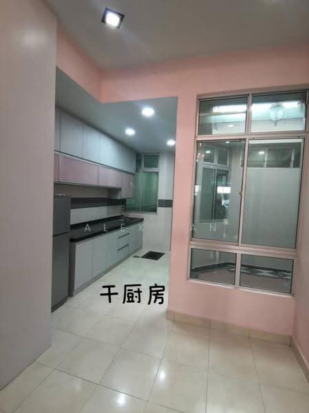 1-storey Terraced House for Sale in Taman Daya (Johor Bahru) - ALEX TAN - Kitchen - PropertyGuru.com.my