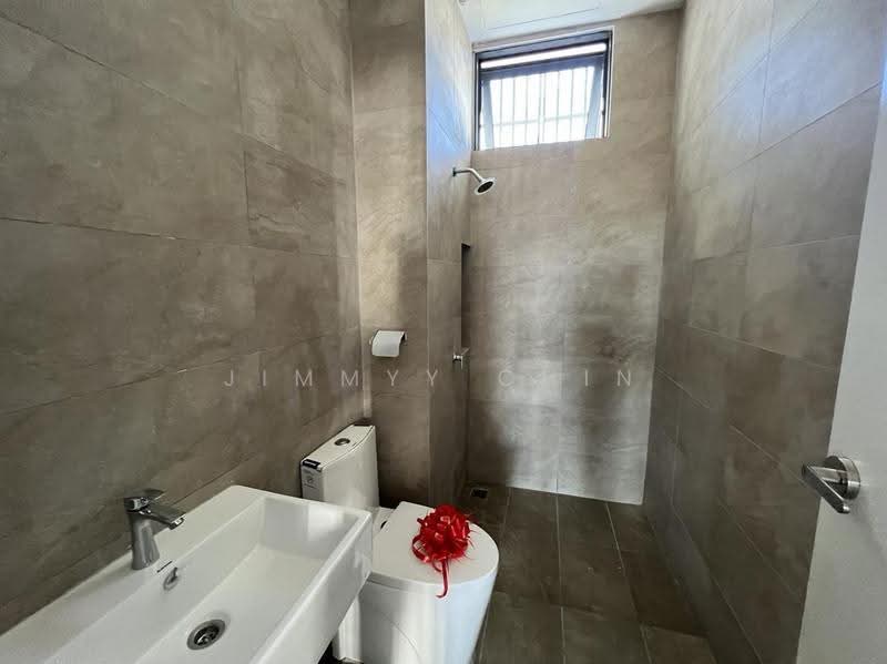 Rumah Bandar untuk Dijual di Kuching (Sarawak) - Jimmyy Chin - Bathroom - PropertyGuru.com.my