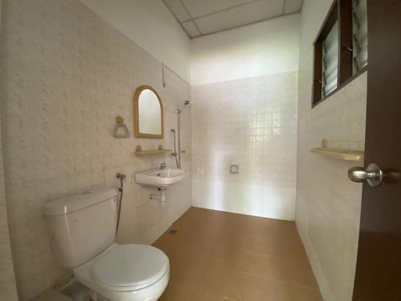 2-storey Terraced House for Sale in Minden Heights (Gelugor) - Ping Koay - Bathroom - PropertyGuru.com.my