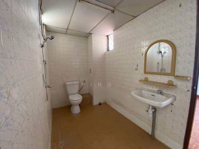 2-storey Terraced House for Sale in Minden Heights (Gelugor) - Ping Koay - Bathroom - PropertyGuru.com.my