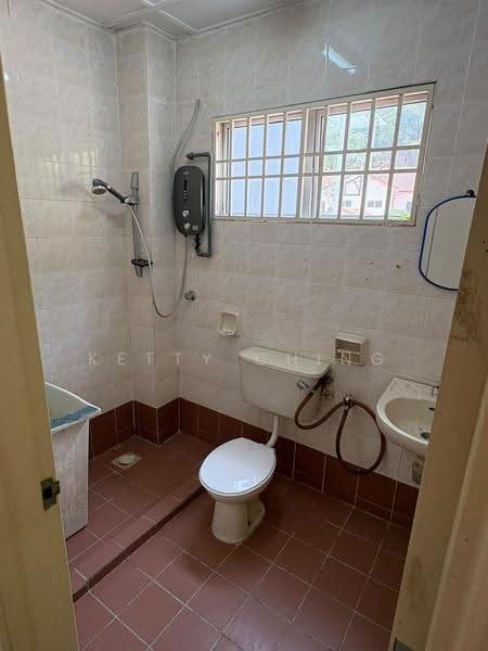 2-storey Terraced House for Sale in Rawang Perdana 2 (Rawang) - Ketty Ching - Bathroom - PropertyGuru.com.my