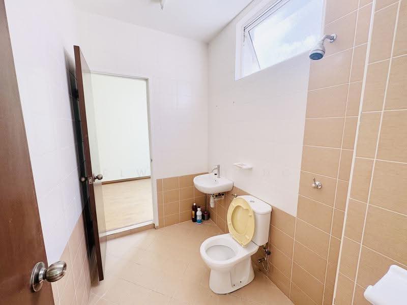 Rumah Teres 3-Tingkat untuk Dijual di Tanjung Tokong (Penang) - Elwin Leong - Bathroom - PropertyGuru.com.my
