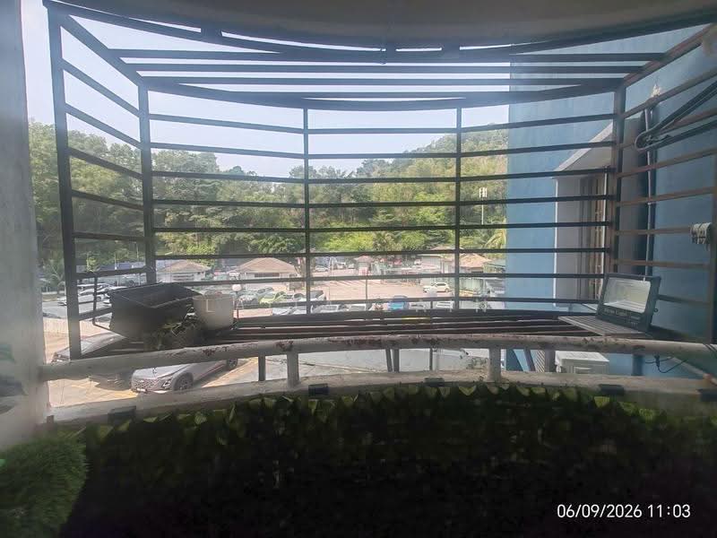 Kondominium untuk Dijual di Bukit Pandan Kondominium 1 - Laila Zain - Balcony - PropertyGuru.com.my