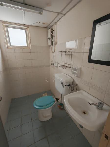 Condominium for Sale at Pantai Hillpark 2 - Sky Loong - Bathroom - PropertyGuru.com.my