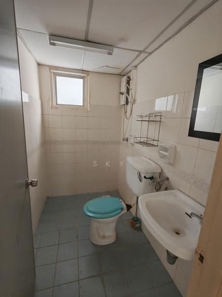 Condominium for Sale at Pantai Hillpark 2 - Sky Loong - Bathroom - PropertyGuru.com.my