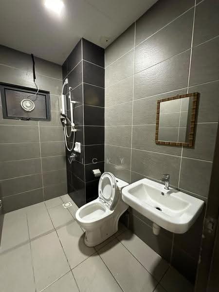 Condominium for Rent at The Henge - Vicky . - Bathroom - PropertyGuru.com.my