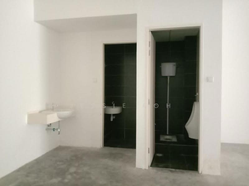 Shop / Office untuk Disewa di Taipan Business Centre (Subang Jaya) - Jessie Koh - Bathroom - PropertyGuru.com.my