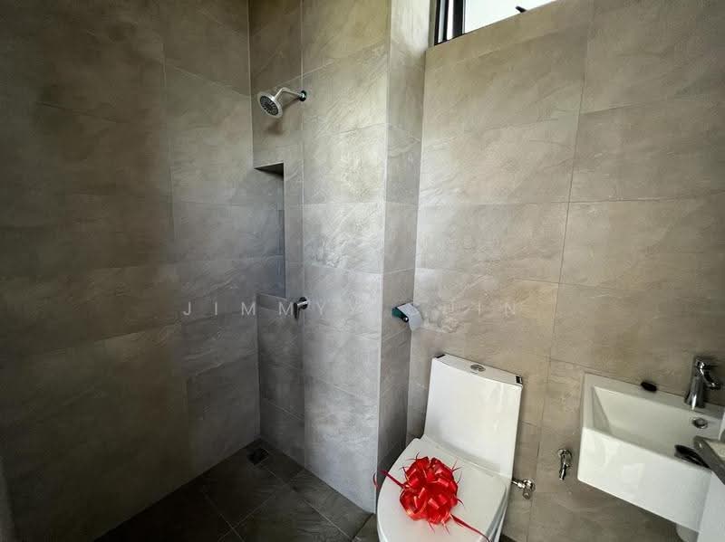 Rumah Bandar untuk Dijual di Kuching (Sarawak) - Jimmyy Chin - Bathroom - PropertyGuru.com.my