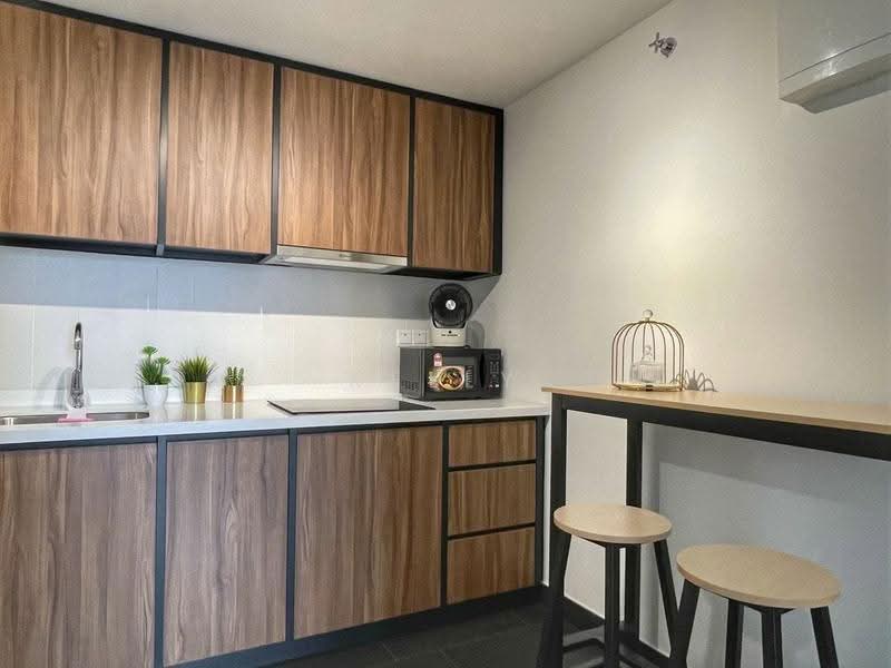 Service Residence for Rent at UNA Serviced Apartment - Kelly Chen - Kitchen - PropertyGuru.com.my