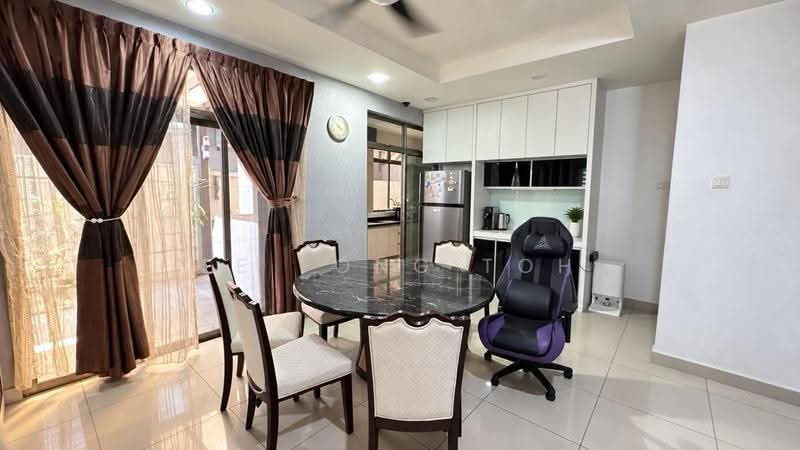 Rumah Kluster untuk Dijual di Taman Mount Austin (Tebrau) - Ee Fong Toh - Dining Room - PropertyGuru.com.my