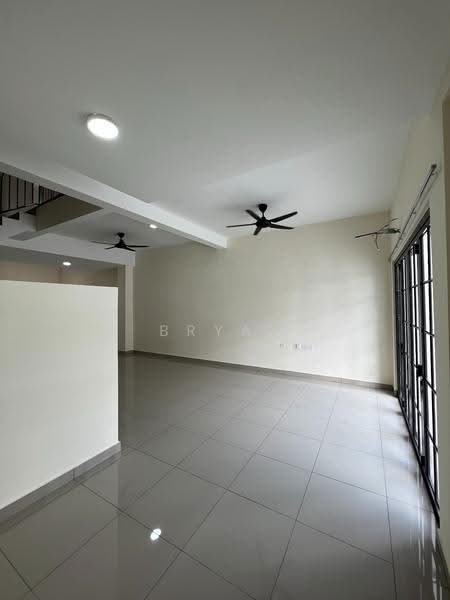 Rumah Teres 2-Tingkat untuk Disewa di Sunsuria City (Dengkil) - Bryan Yeoh - Living Room - PropertyGuru.com.my