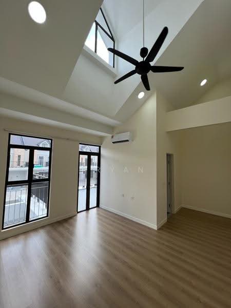 Rumah Teres 2-Tingkat untuk Disewa di Sunsuria City (Dengkil) - Bryan Yeoh - Living Room - PropertyGuru.com.my