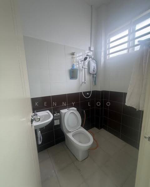 Rumah Teres 2-Tingkat untuk Disewa di Kuantan (Pahang) - Kenny Loo - Bathroom - PropertyGuru.com.my