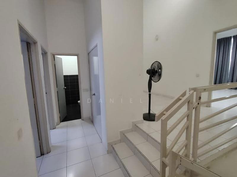 Rumah Teres 2-Tingkat untuk Dijual di Setia Tropika (Johor Bahru) - Daniel Yong - Corridor - PropertyGuru.com.my
