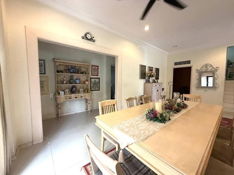 Semi-Detached House for Sale in Seksyen 7 (Shah Alam) - Rafedah Binti Abdul Aziz - Dining Room - PropertyGuru.com.my