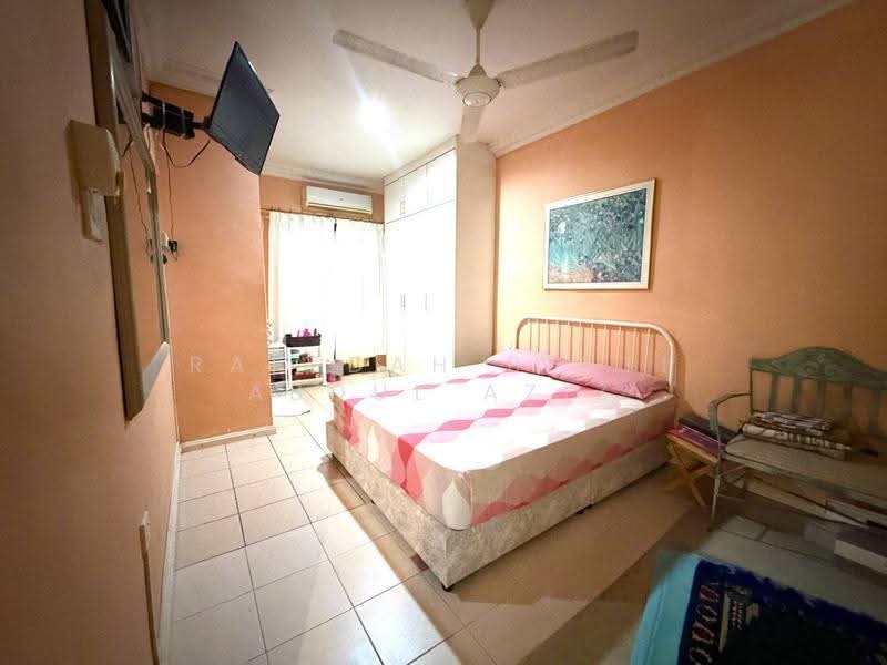 Semi-Detached House for Sale in Seksyen 7 (Shah Alam) - Rafedah Binti Abdul Aziz - Bedroom - PropertyGuru.com.my