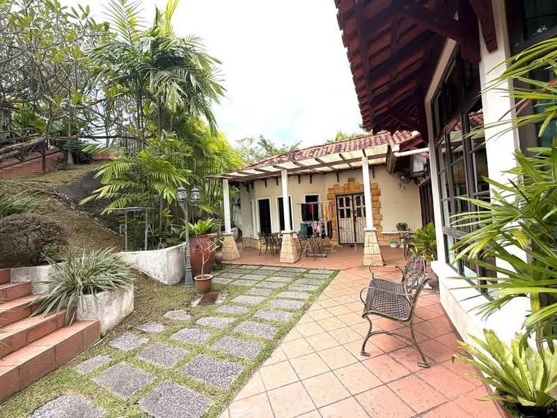Semi-Detached House for Sale in Seksyen 7 (Shah Alam) - Rafedah Binti Abdul Aziz - Exterior - PropertyGuru.com.my