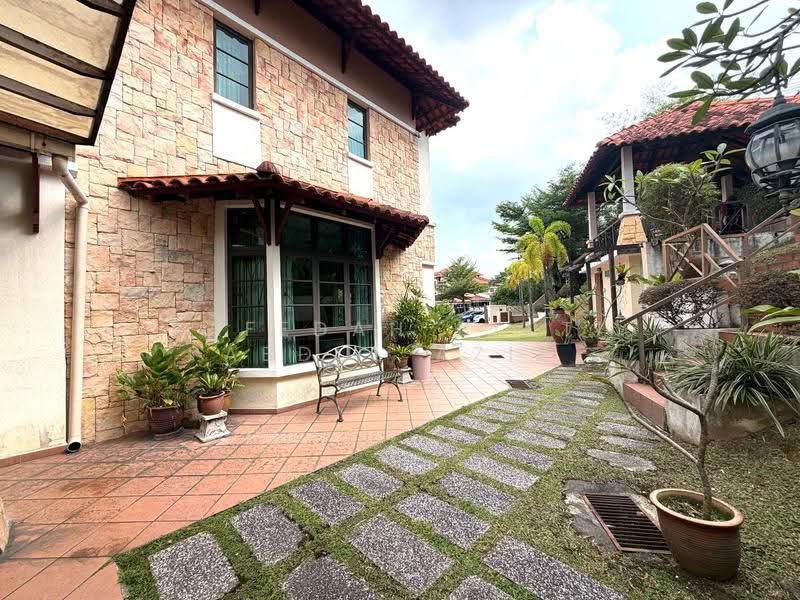 Semi-Detached House for Sale in Seksyen 7 (Shah Alam) - Rafedah Binti Abdul Aziz - Exterior - PropertyGuru.com.my