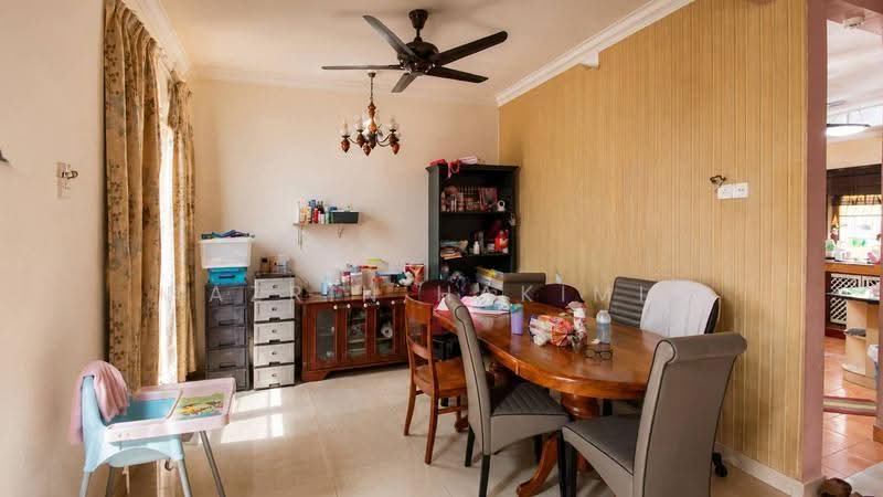 Terraced House for Sale in Putra Permai (Subang Jaya) - Nazrin Hakimin - Dining Room - PropertyGuru.com.my