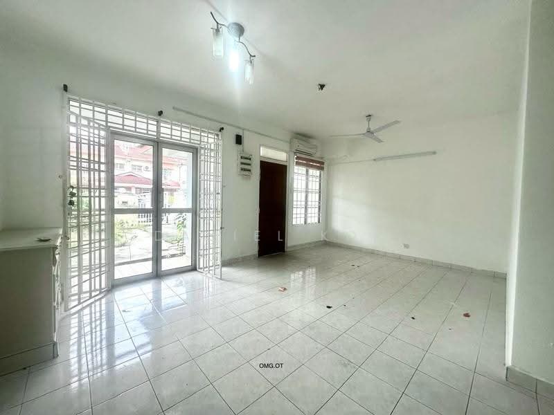 2-storey Terraced House for Sale in Bandar Botanic (Klang) - Daniel Kok - Living Room - PropertyGuru.com.my