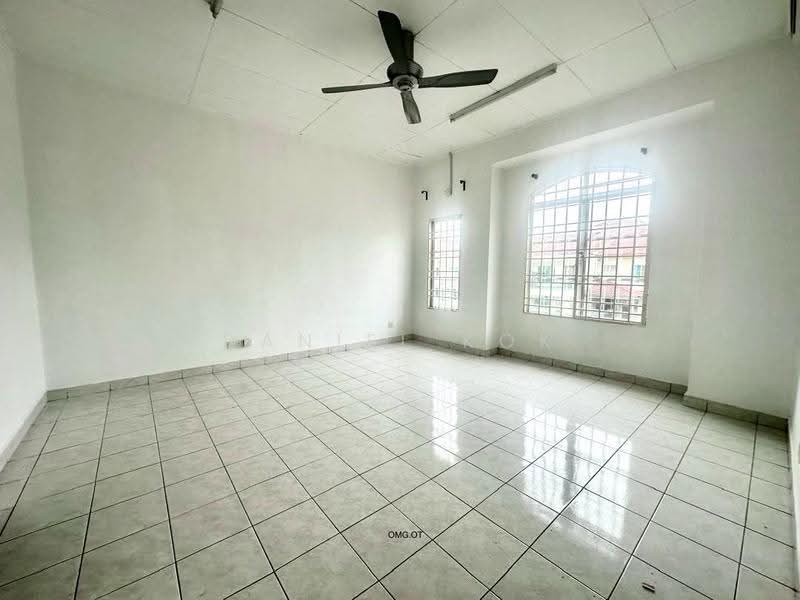 2-storey Terraced House for Sale in Bandar Botanic (Klang) - Daniel Kok - Living Room - PropertyGuru.com.my