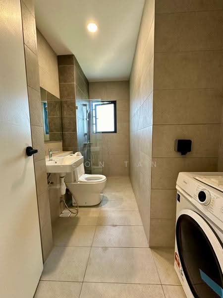 Pangsapuri untuk Disewa di Lumos Residence - Leon Tan - Bathroom - PropertyGuru.com.my