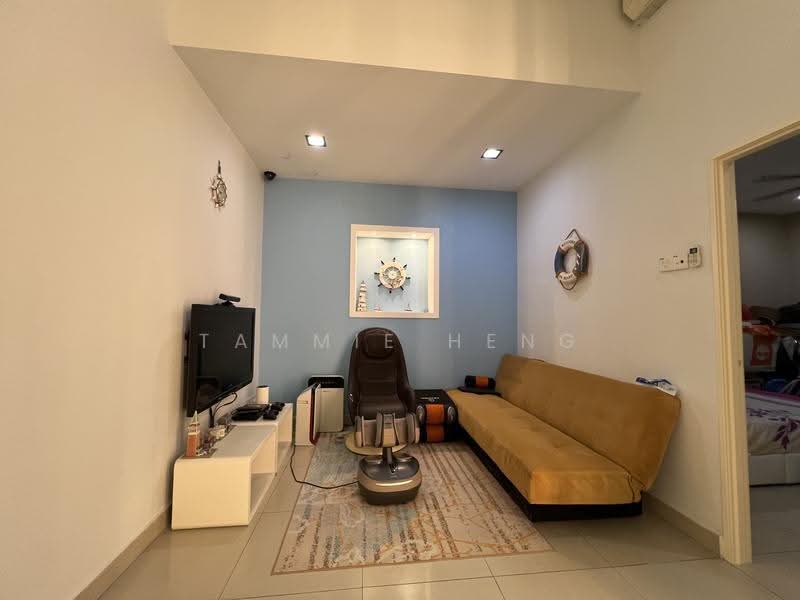 Rumah Berkembar untuk Dijual di Taman Sri Putra Mas (Sungai Buloh) - Tammie Heng - Living Room - PropertyGuru.com.my