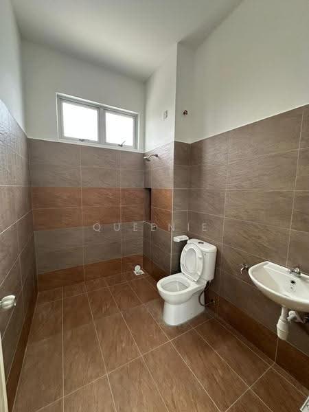 2-storey Terraced House for Rent in Skudai (Johor) - Queenie Ng - Bathroom - PropertyGuru.com.my