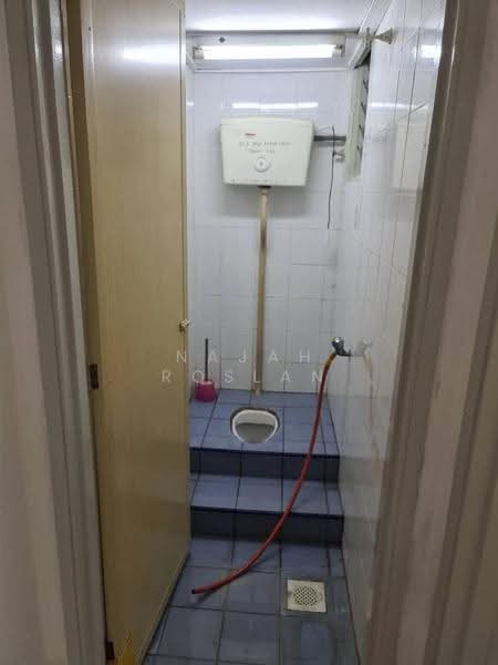 Rumah Flat untuk Disewa di Teratai - Najah Roslan - Bathroom - PropertyGuru.com.my