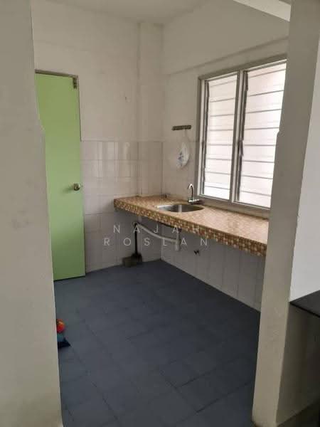 Rumah Flat untuk Disewa di Teratai - Najah Roslan - Kitchen - PropertyGuru.com.my