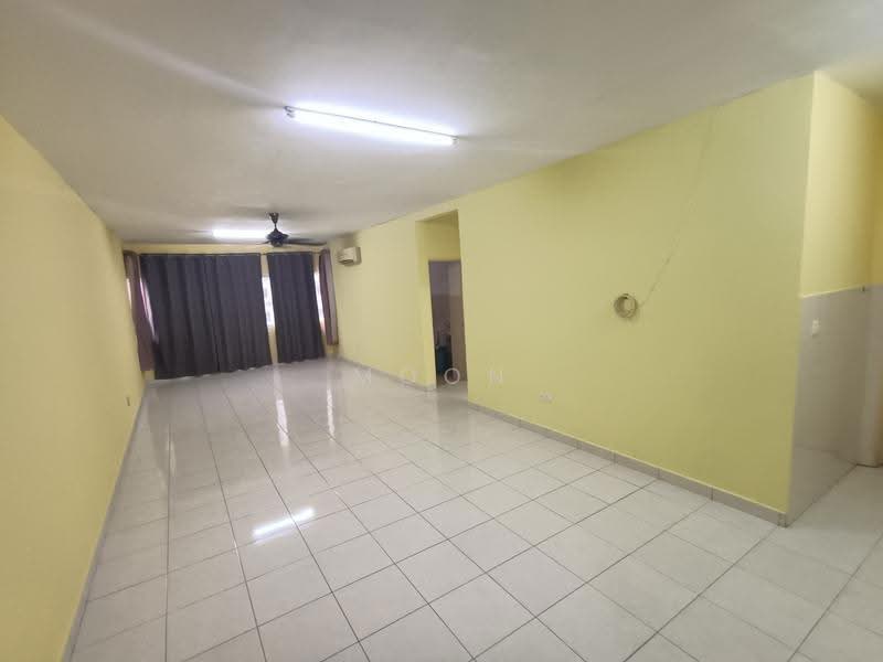 Kediaman Servis untuk Dijual di Koi Kinrara - Moon Chiew - Living Room - PropertyGuru.com.my