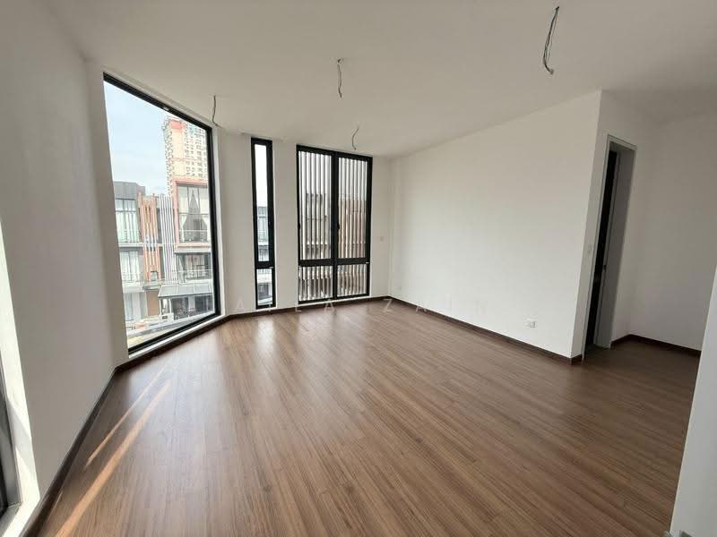 3-storey Terraced House for Sale in Taman Puchong Legenda (Puchong) - Laila Zain - Living Room - PropertyGuru.com.my