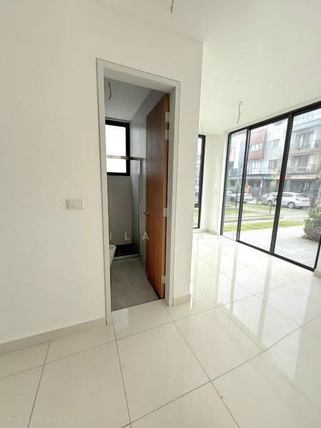 3-storey Terraced House for Sale in Taman Puchong Legenda (Puchong) - Laila Zain - Bathroom - PropertyGuru.com.my