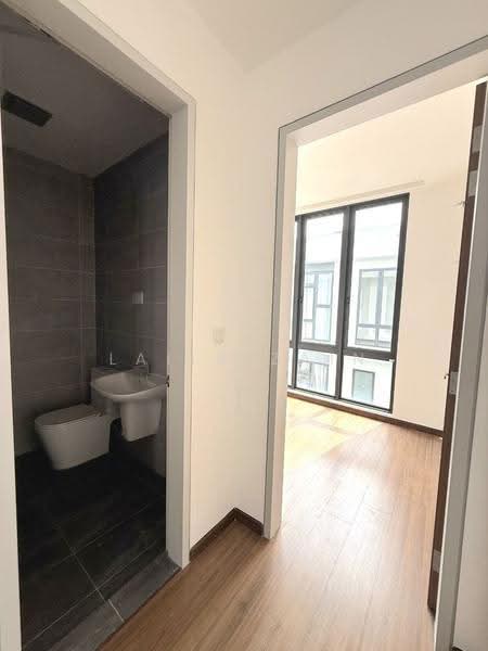 3-storey Terraced House for Sale in Taman Puchong Legenda (Puchong) - Laila Zain - Bathroom - PropertyGuru.com.my