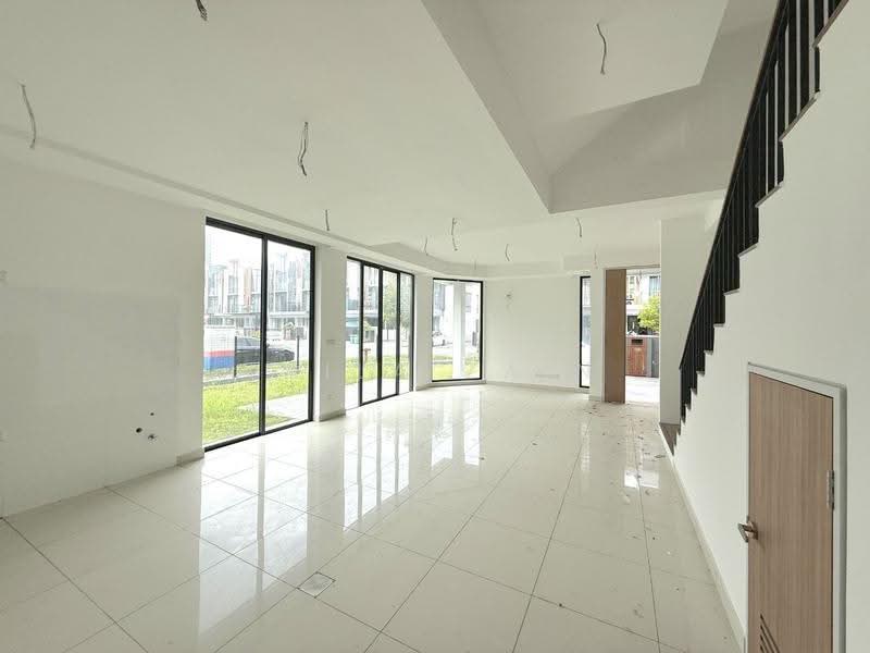3-storey Terraced House for Sale in Taman Puchong Legenda (Puchong) - Laila Zain - Living Room - PropertyGuru.com.my