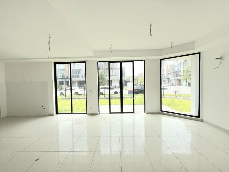 3-storey Terraced House for Sale in Taman Puchong Legenda (Puchong) - Laila Zain - Living Room - PropertyGuru.com.my