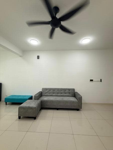 Kondominium untuk Disewa di The Elysia Park Residence - Rene Tew - Living Room - PropertyGuru.com.my