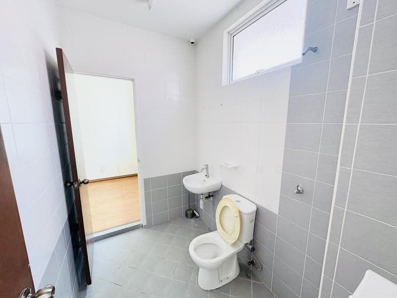 3-storey Terraced House for Rent in Tanjung Tokong (Penang) - Elwin Leong - Bathroom - PropertyGuru.com.my