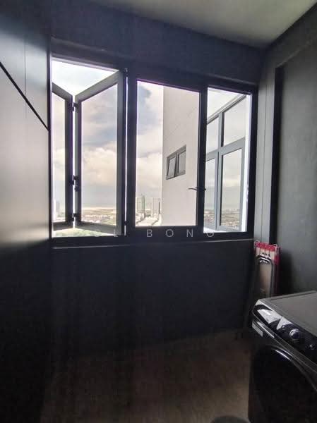 Kondominium untuk Dijual di The Quartz Residence - BL Bong - Balcony - PropertyGuru.com.my
