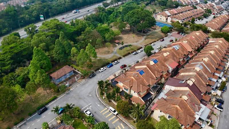 Rumah Teres 2-Tingkat untuk Dijual di Kemuning Utama (Shah Alam) - Wan Azlan Ahmad - Exterior - PropertyGuru.com.my