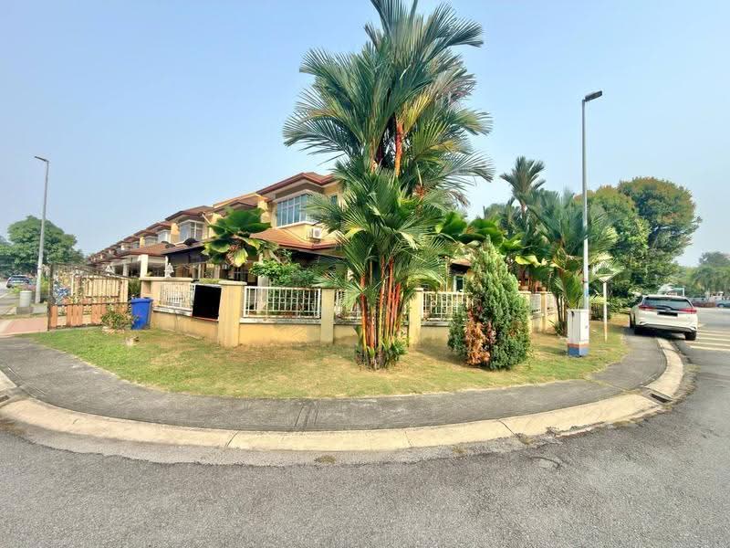 Rumah Teres 2-Tingkat untuk Dijual di Kemuning Utama (Shah Alam) - Wan Azlan Ahmad - Exterior - PropertyGuru.com.my