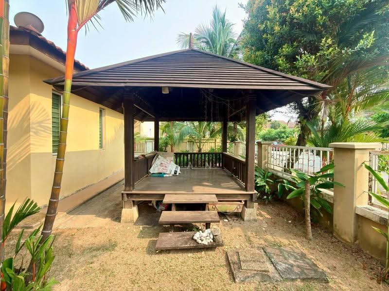 Rumah Teres 2-Tingkat untuk Dijual di Kemuning Utama (Shah Alam) - Wan Azlan Ahmad - Exterior - PropertyGuru.com.my