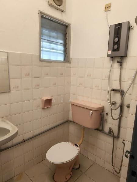 2-storey Terraced House for Rent in Subang Jaya (Selangor) - Azwa Abas - Bathroom - PropertyGuru.com.my