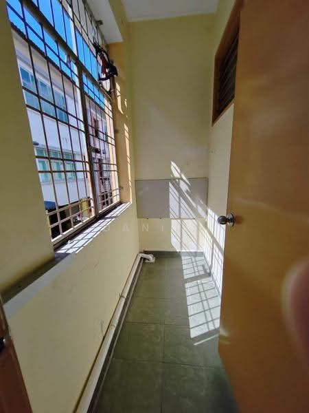 Shop for Sale in Bandar Putra Kulai (Kulai) - Daniel Yong - Balcony - PropertyGuru.com.my