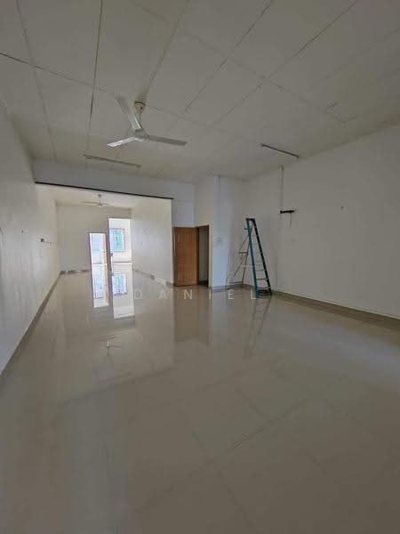 Shop for Sale in Bandar Putra Kulai (Kulai) - Daniel Yong - Interior - PropertyGuru.com.my