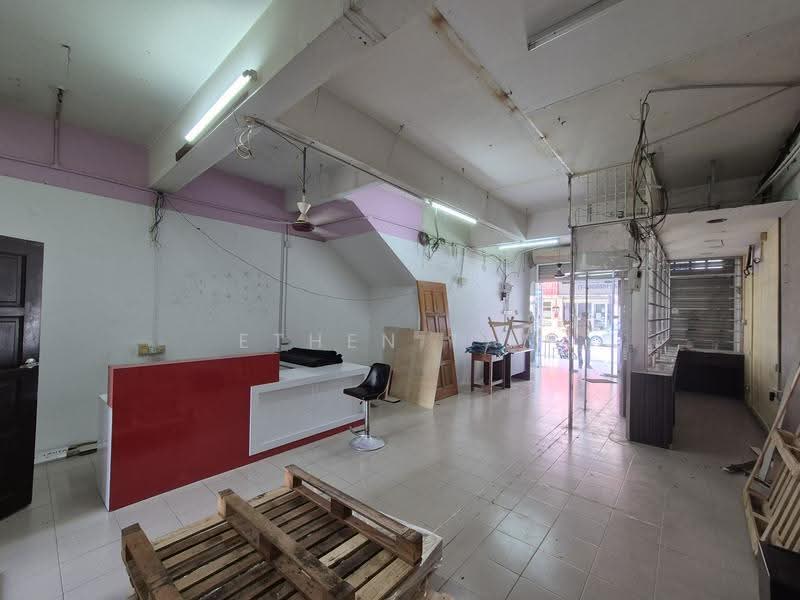 Shop for Rent in Taman Iping (Batu Maung) - Ethen Tan - Interior - PropertyGuru.com.my